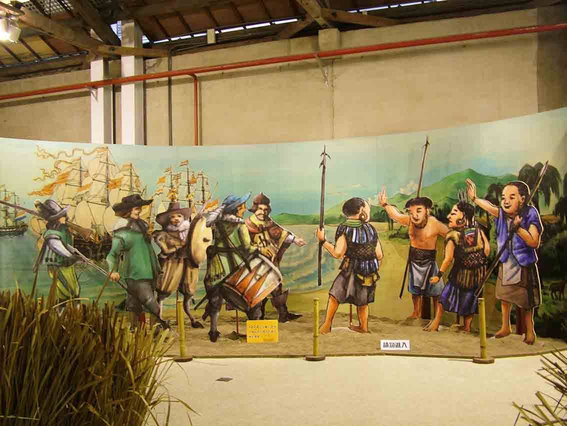 1624 年荷蘭人與西拉雅族接觸場景半圓形彩繪壁畫